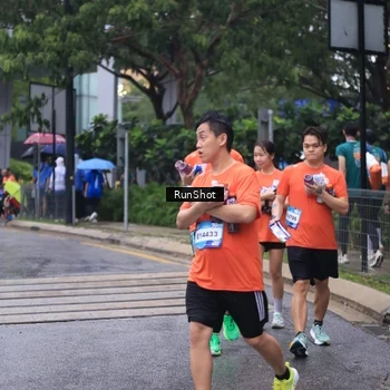 Runner Photo 7932305