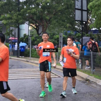 Runner Photo 7932311