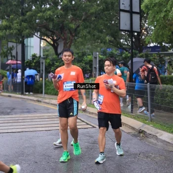 Runner Photo 7932312