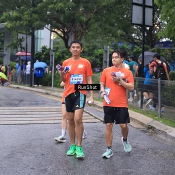 Runner Photo 7932313