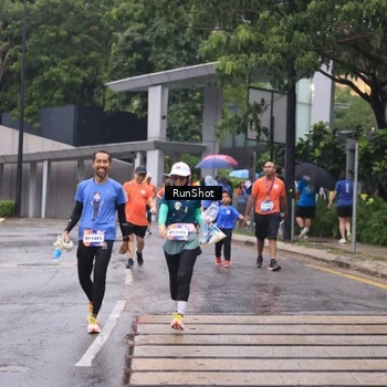 Runner Photo 7932332
