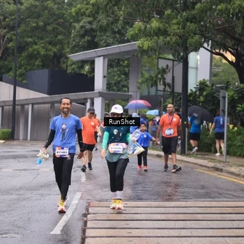 Runner Photo 7932340