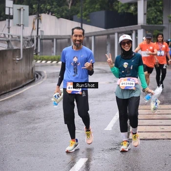 Runner Photo 7932341