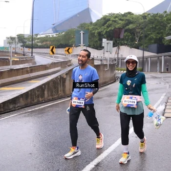 Runner Photo 7932345