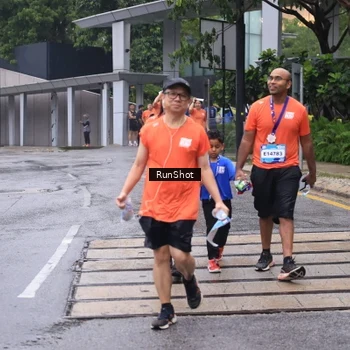 Runner Photo 7932352
