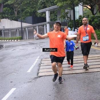 Runner Photo 7932357