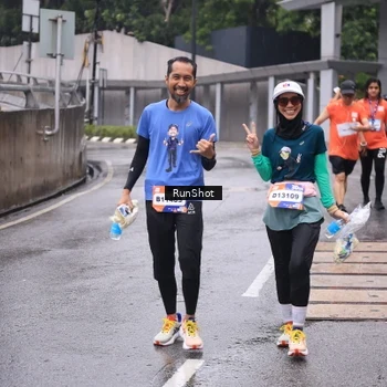 Runner Photo 7932358