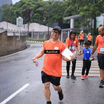 Runner Photo 7932370