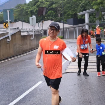 Runner Photo 7932372