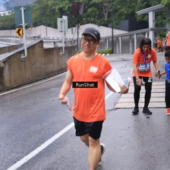 Runner Photo 7932373