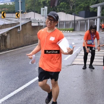 Runner Photo 7932374