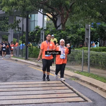 Runner Photo 7932450