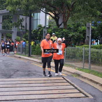 Runner Photo 7932463