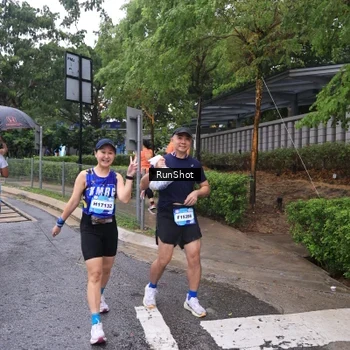Runner Photo 7932535