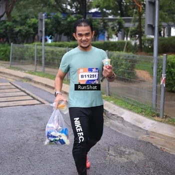 Runner Photo 7932624