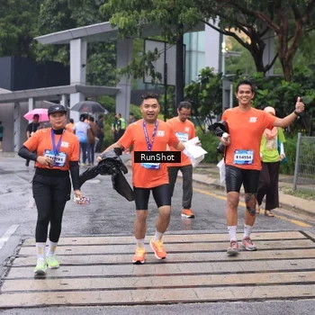 Runner Photo 7932638