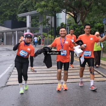 Runner Photo 7932651
