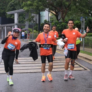 Runner Photo 7932657