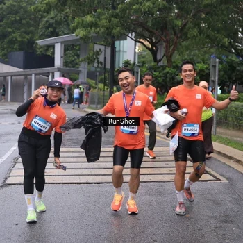 Runner Photo 7932659