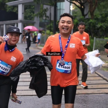 Runner Photo 7932669