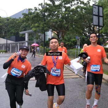 Runner Photo 7932677