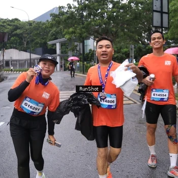 Runner Photo 7932684