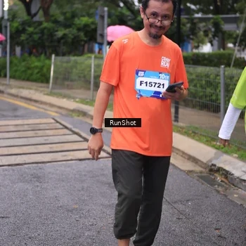 Runner Photo 7932691