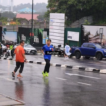 Runner Photo 7932696