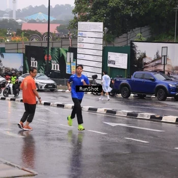 Runner Photo 7932698