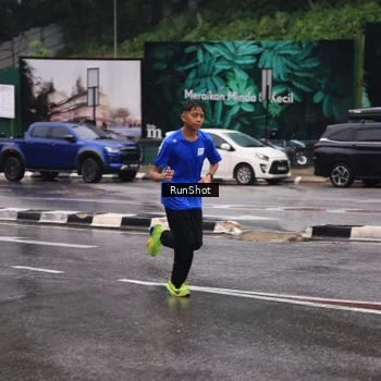 Runner Photo 7932710