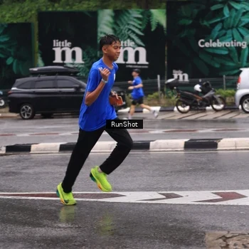 Runner Photo 7932735
