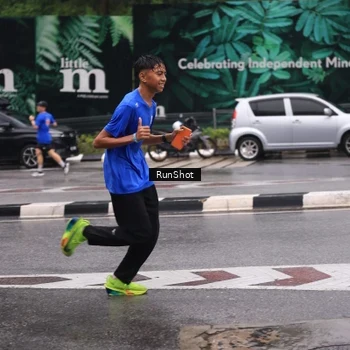 Runner Photo 7932738