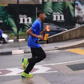 Runner Photo 7932750
