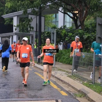 Runner Photo 7932858