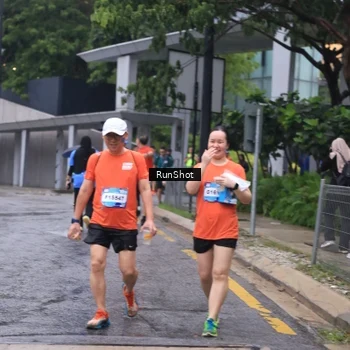 Runner Photo 7932875