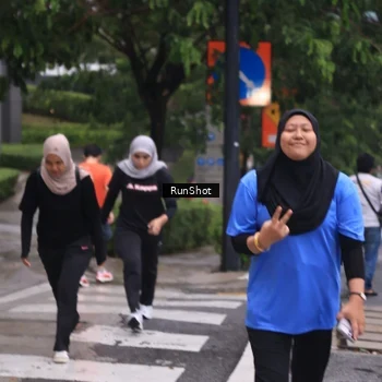 Runner Photo 7932888