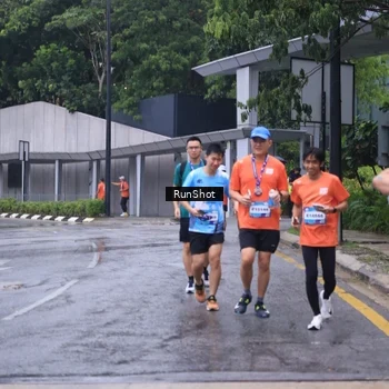 Runner Photo 7932932