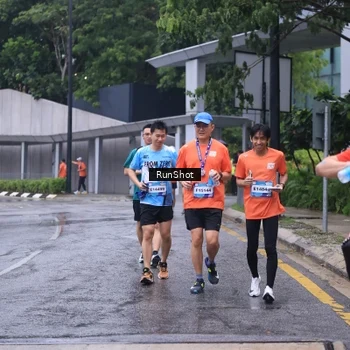 Runner Photo 7932936