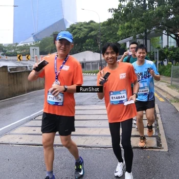 Runner Photo 7932975