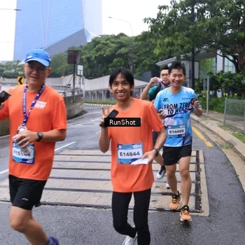 Runner Photo 7932980