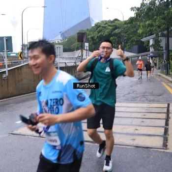 Runner Photo 7932991