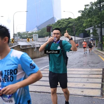 Runner Photo 7932996