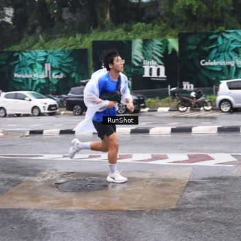 Runner Photo 7933034
