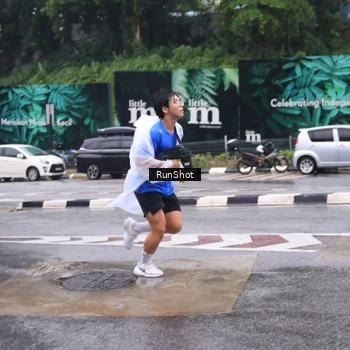 Runner Photo 7933035