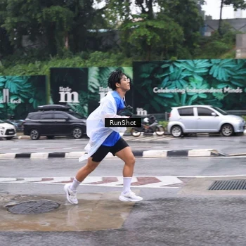 Runner Photo 7933037