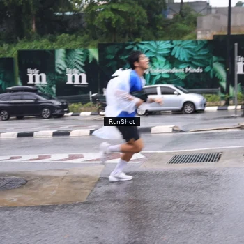 Runner Photo 7933038