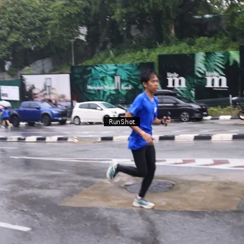 Runner Photo 7933043