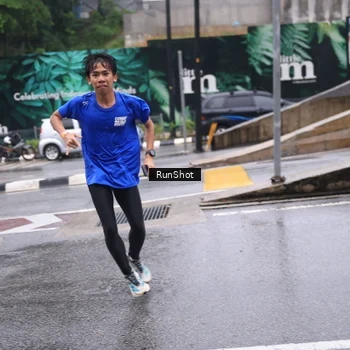 Runner Photo 7933056