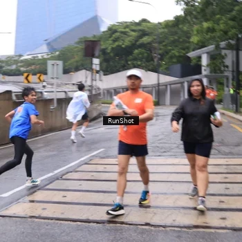 Runner Photo 7933079