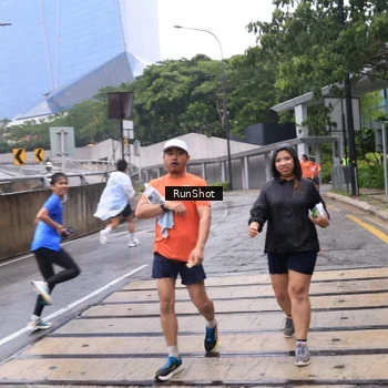 Runner Photo 7933081